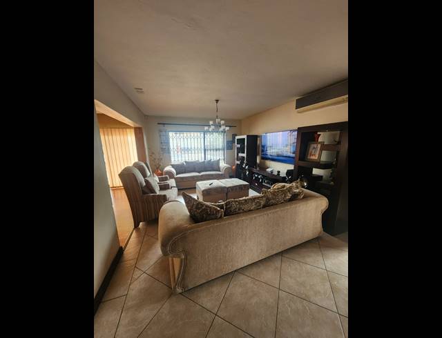 4 BEDROOM HOUSE FOR SALE IN SAFARI GARDENS
